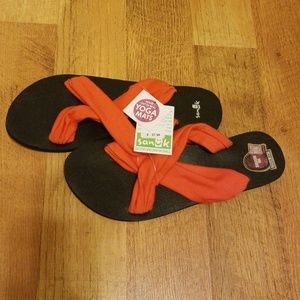 Brand new with tags Sanuk Yoga X-hale sandals